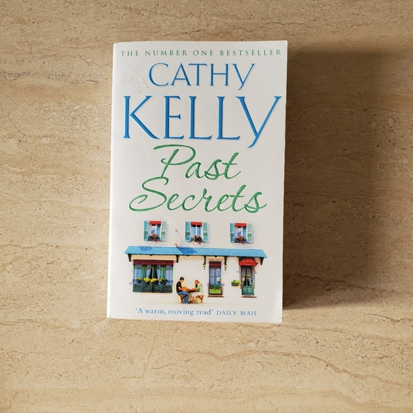 COPY - 💗4 / $20!! Kathy Kelly Novel / Book - Picture 1 of 2